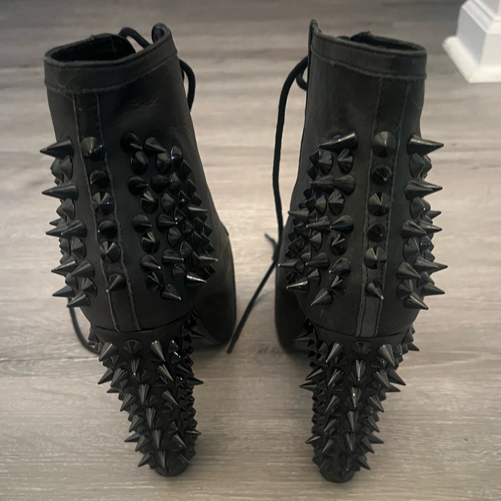 Jeffrey Campbell lita spiked bootie